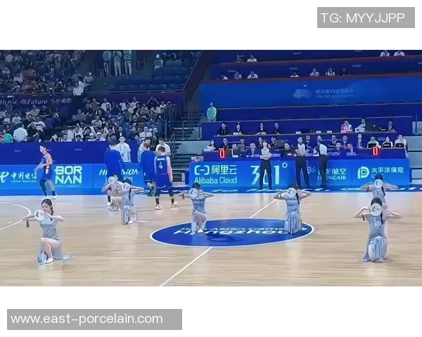 南京羽毛球队与杭州羽毛球队赛后复盘探讨团队协作的关键因素与经验分享