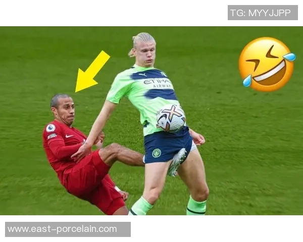 足球明星搞笑穿搭大揭秘让你捧腹大笑的时尚瞬间